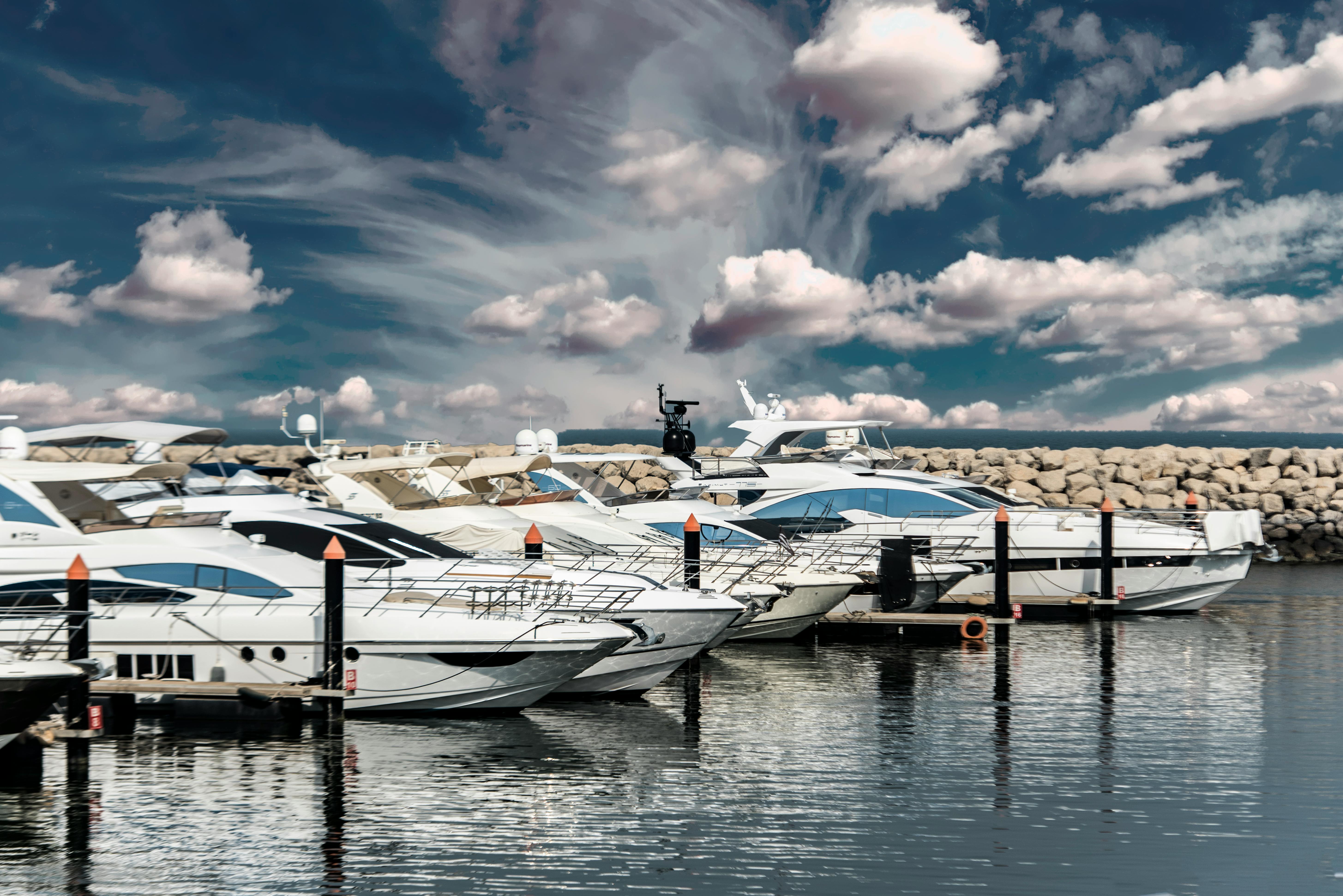 Power boat description.